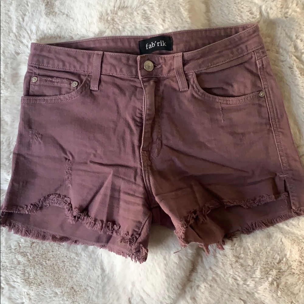 fab’rik RAW HEM DENIM SHORTS